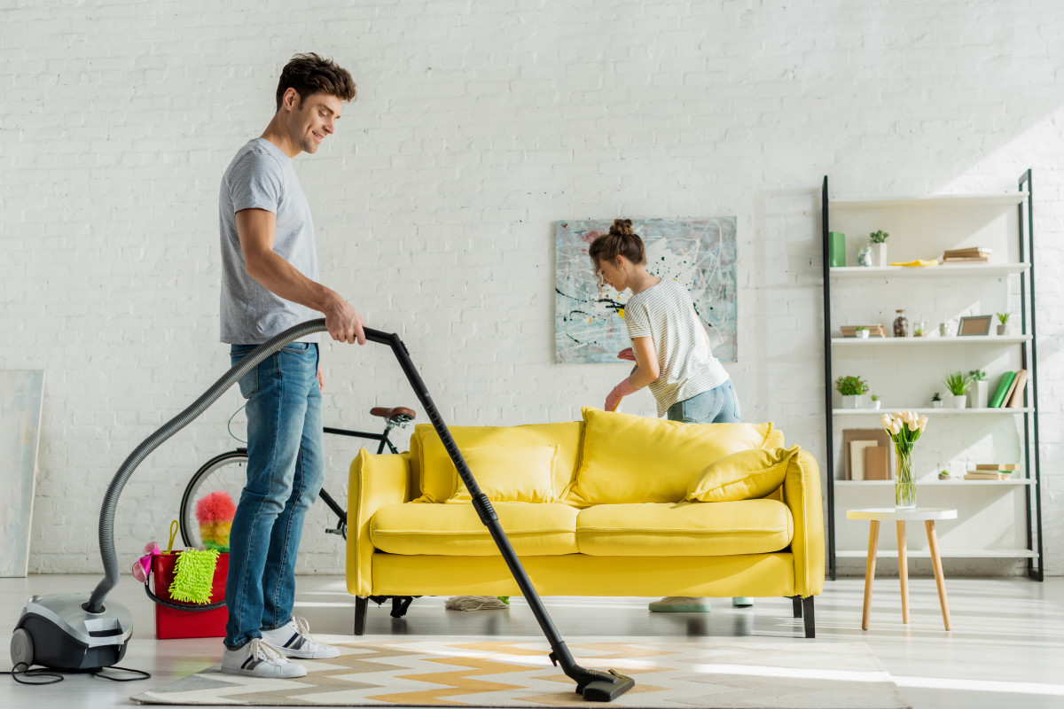 Akören Bayan Temizlikçi